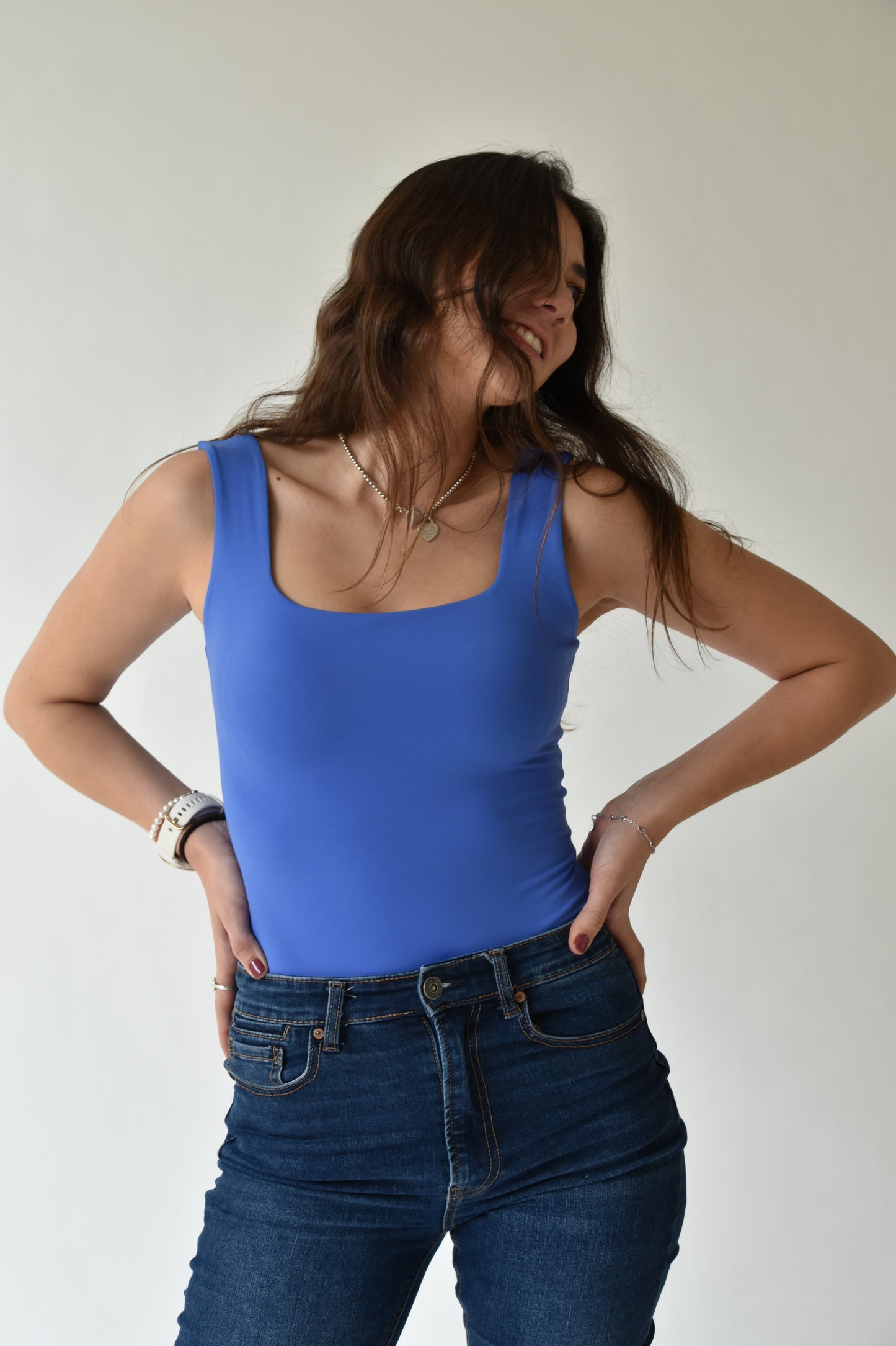 MÓNICA AZUL